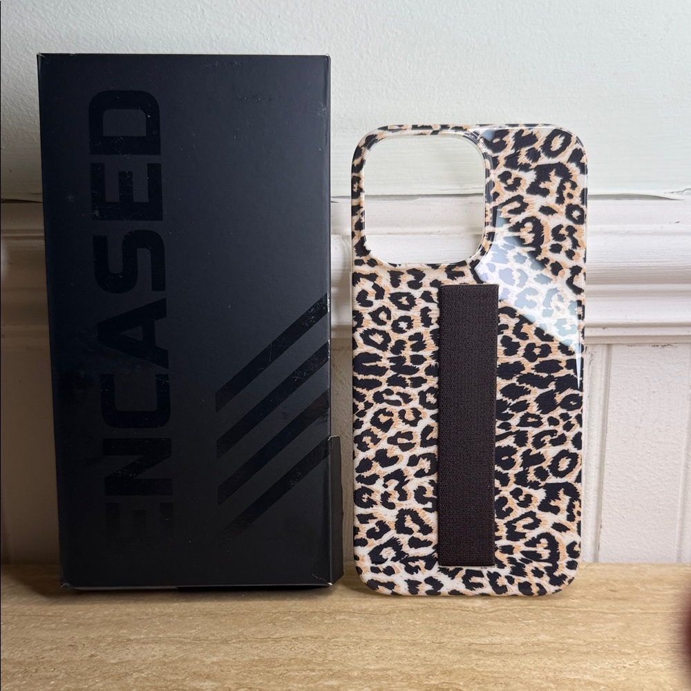 Leopard Print Phone Case - Black and Brown